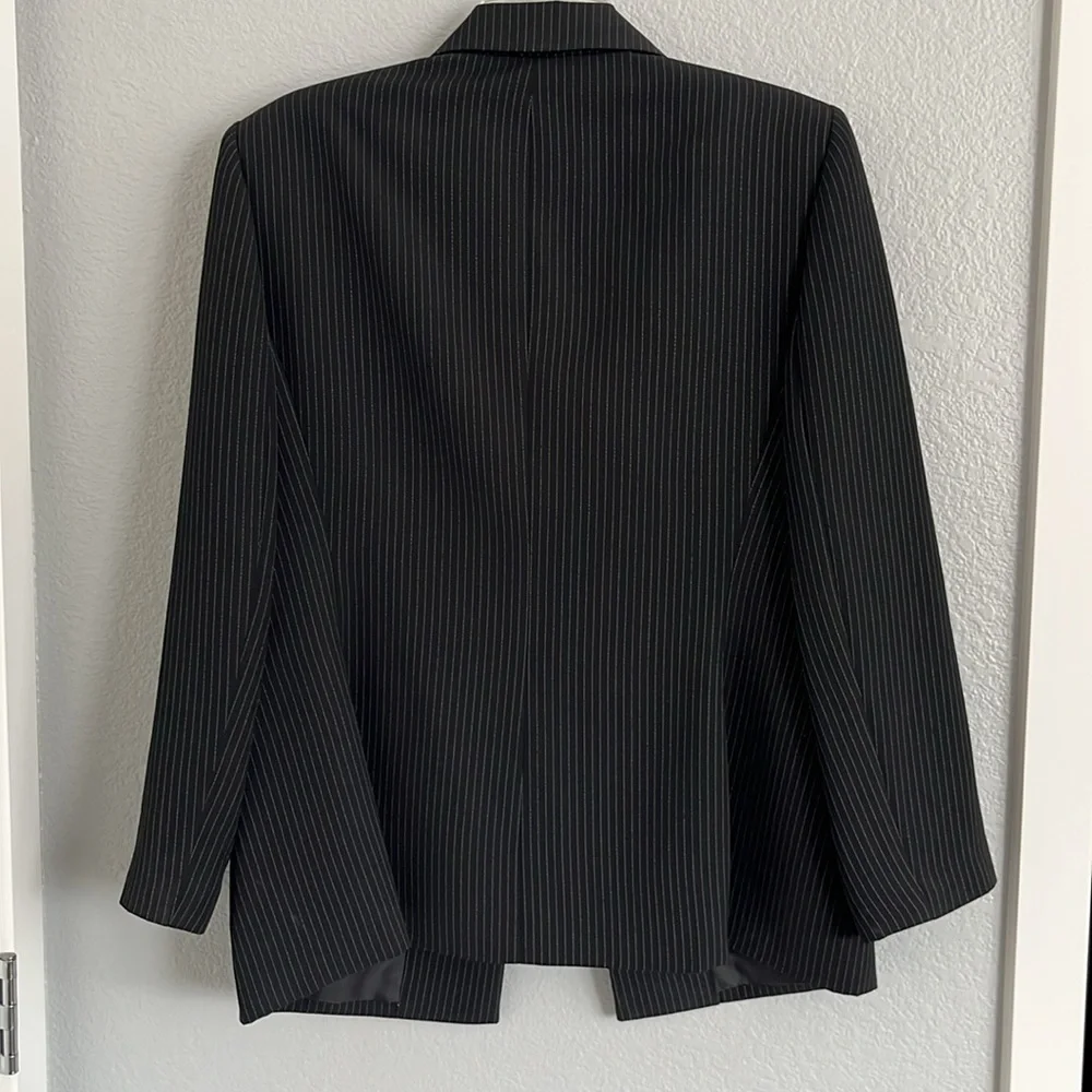 Le Suit Petite Black pin stripe Suit Blazer and Skirt - Picture 9 of 14